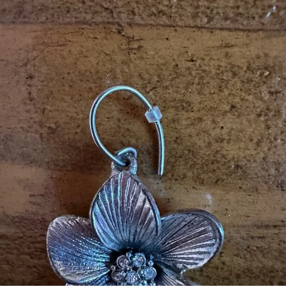 Fossil Silver Colored Floral Earrings - Picture 4 of 6
